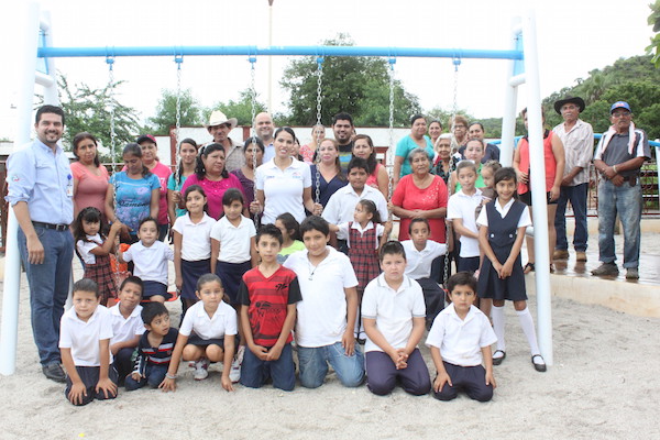 Entrega MHHC obra y apoyos a la comunidad del Rosario