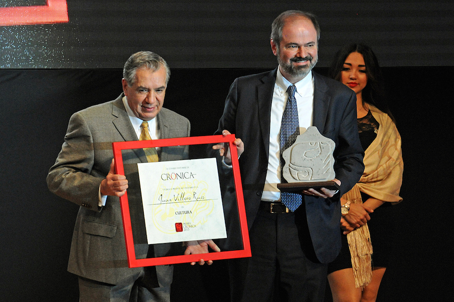 Recibieron Juan Villoro, Octavio Obregón, Ruy Pérez Tamayo y Javier Pérez de Anda el Premio Crónica 2015