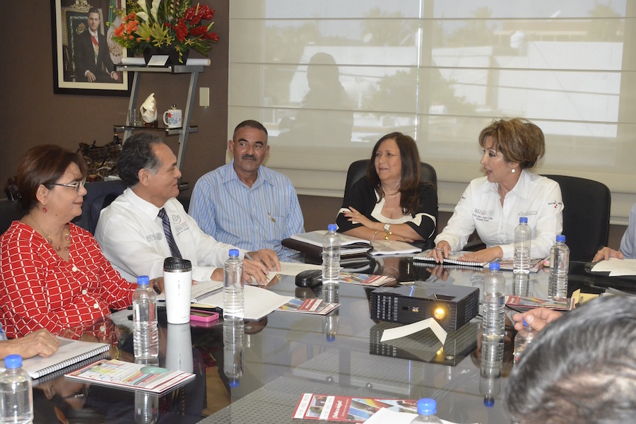 Evalúan avances de centros hospitalarios del ISSSTE en municipios de BCS