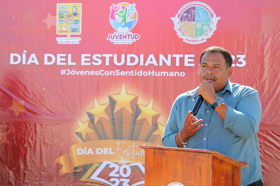 “Continuaré mi gestión ante los Gobiernos estatal y federal para que haya más escuelas”: Raymundo Zamora